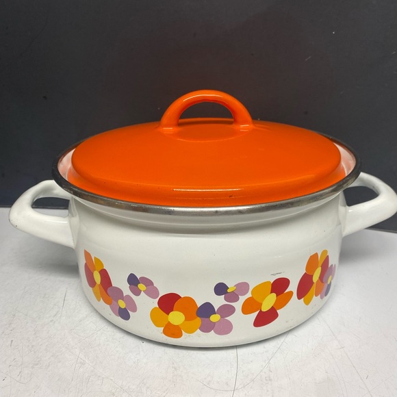 Daisy Flower 8” Diameter Enamel Stockpot Two Handle Pan Matching Lid - Picture 3 of 17